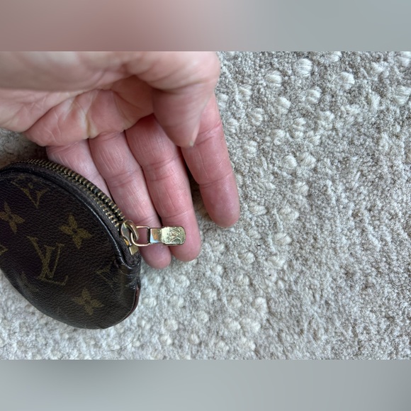 Louis Vuitton vintage authentic coin purse - Picture 4 of 7
